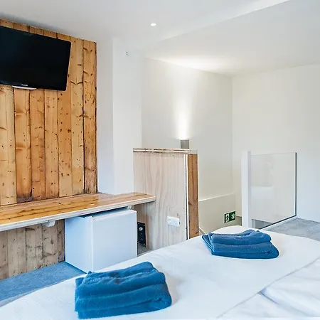 Guest house Jordam Loft Bed & Coffee *
